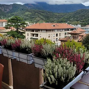 View Lovely 3bed-2bath Full Furnished. Appartamento
